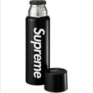 Supreme SIGG Vacuum Insulated 0.75L *Black Color